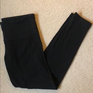 Lululemon black Wunder Under leggings